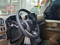 Toyota Land Cruiser 76